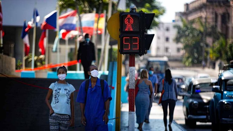 Cuba plans to produce traffic light components on an industrial scale by 2022